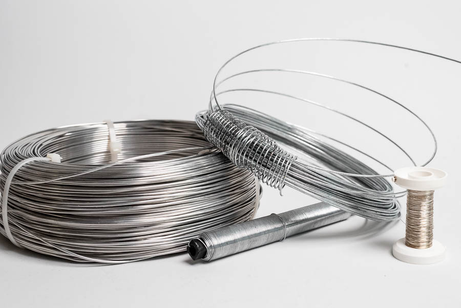 Different wires (aluminium and steel wire)